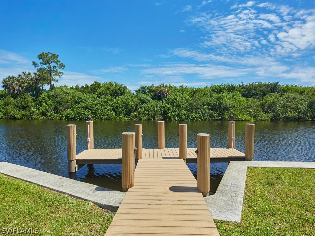 2297 Longboat Dr., Naples, FL 34104