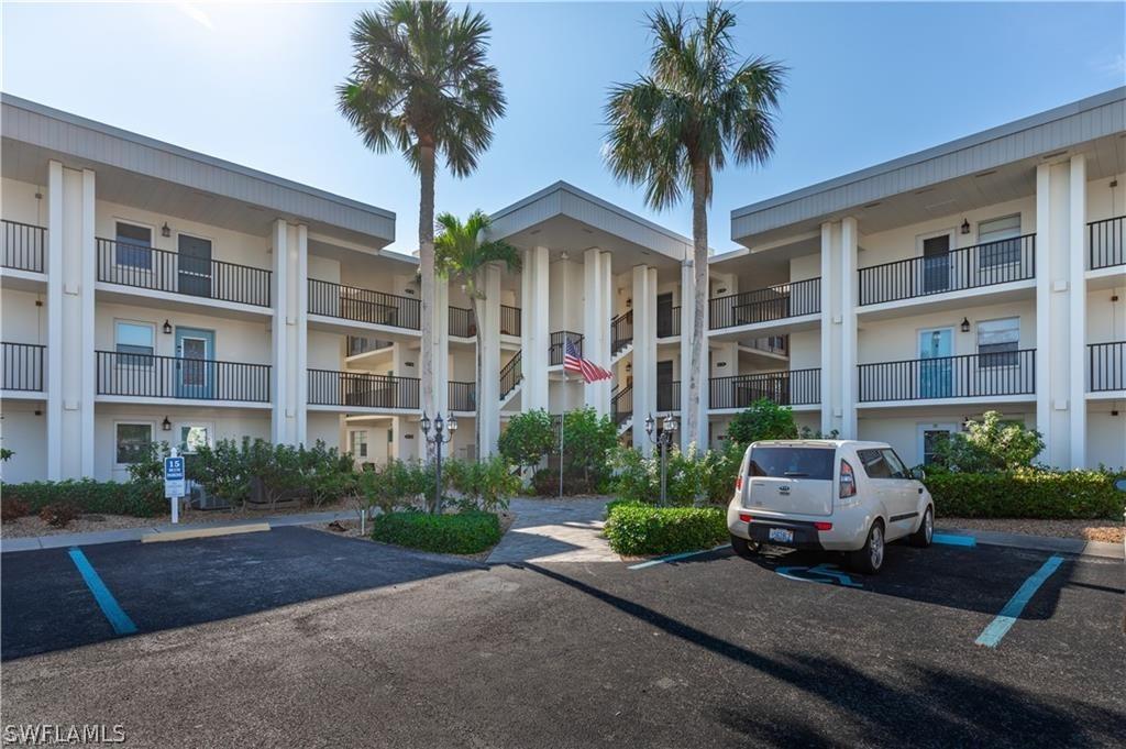 1828 Pine Valley Dr. #302, Fort Myers, FL 33907