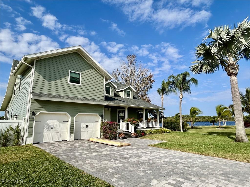 1943 Bahama Ave., Fort Myers, FL 33905