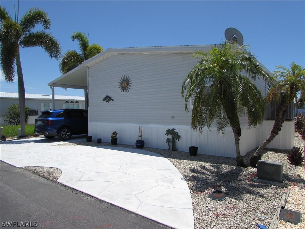 3057 Sloop Ln., St James City, FL 33956