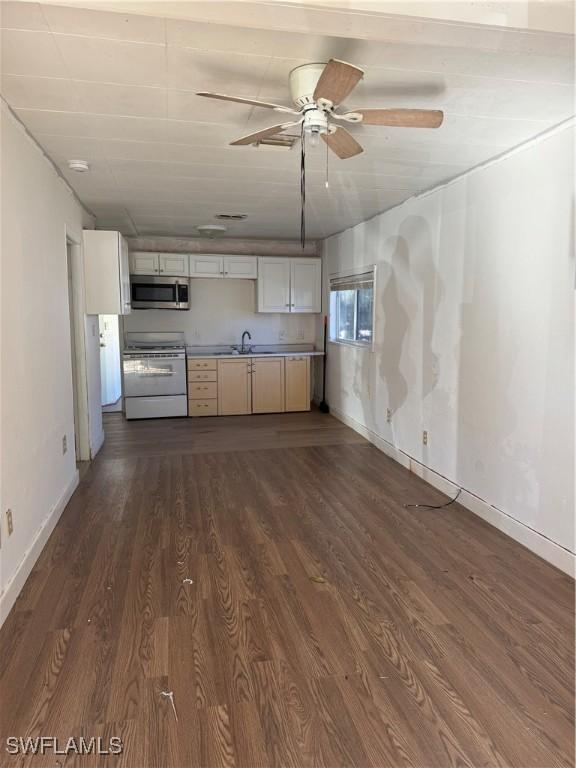 9991 Connecticut St., Bonita Springs, FL 34135