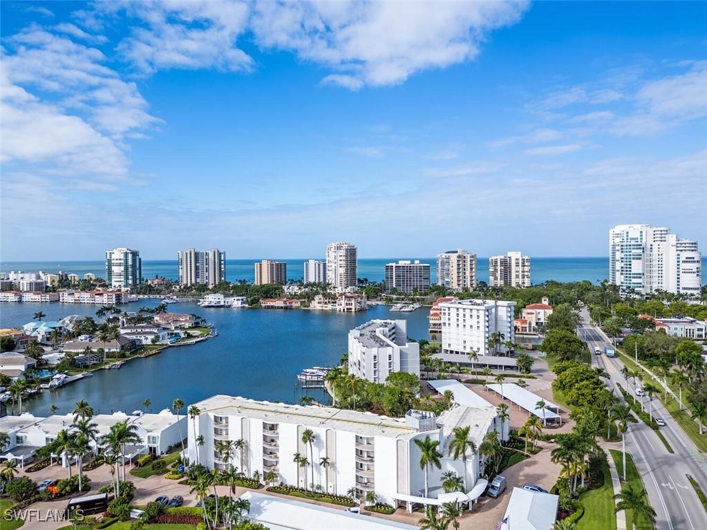 400 Park Shore Dr. #102, Naples, FL 34103