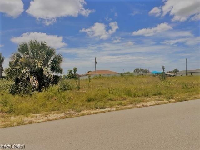 212 NW 5th Ter., Cape Coral, FL 33993