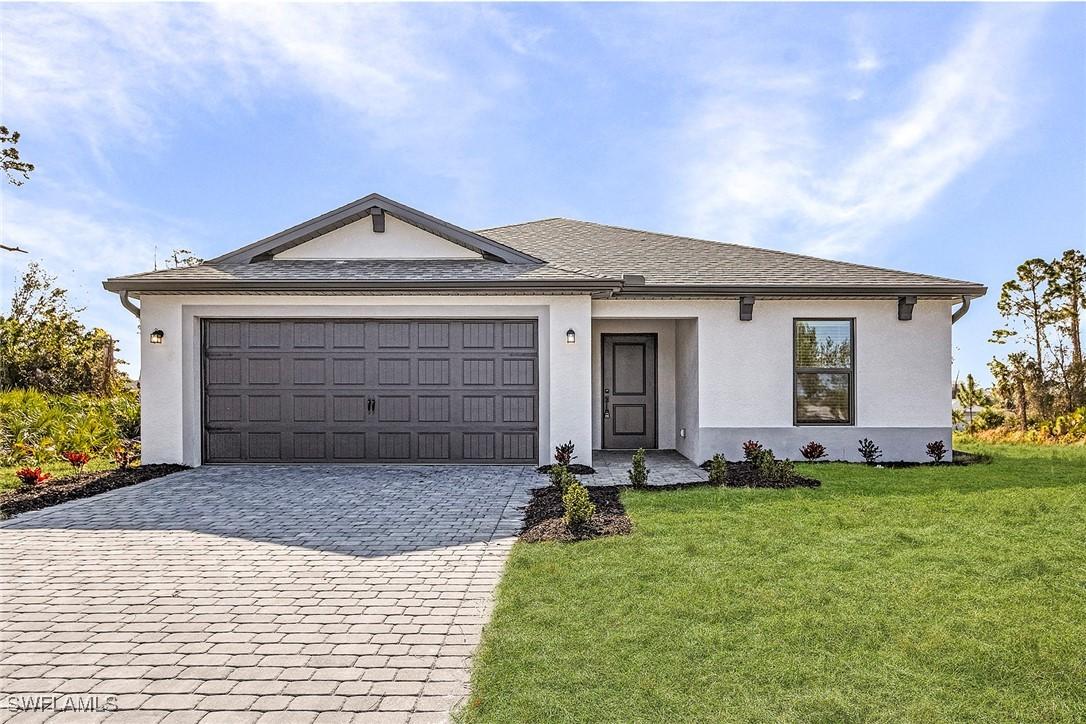 826 Yellowbird Dr., Fort Myers, FL 33913