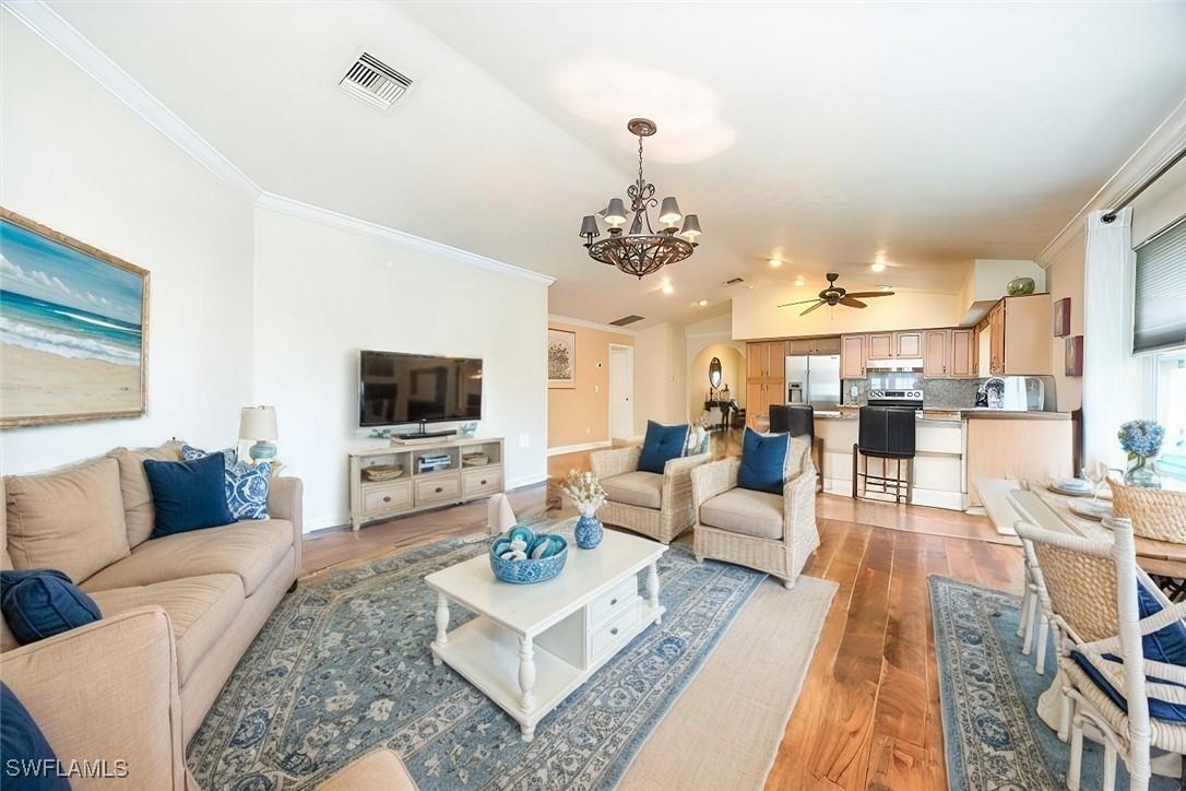 589 98th Ave., Naples, FL 34108