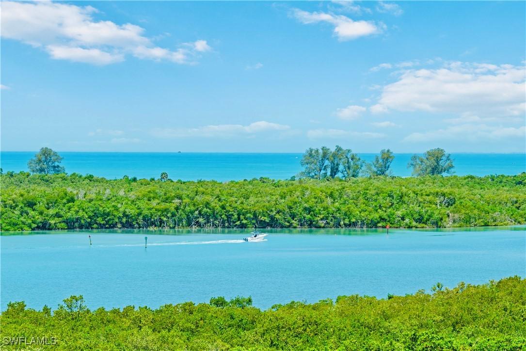 275 Indies Way #805, Naples, FL 34110