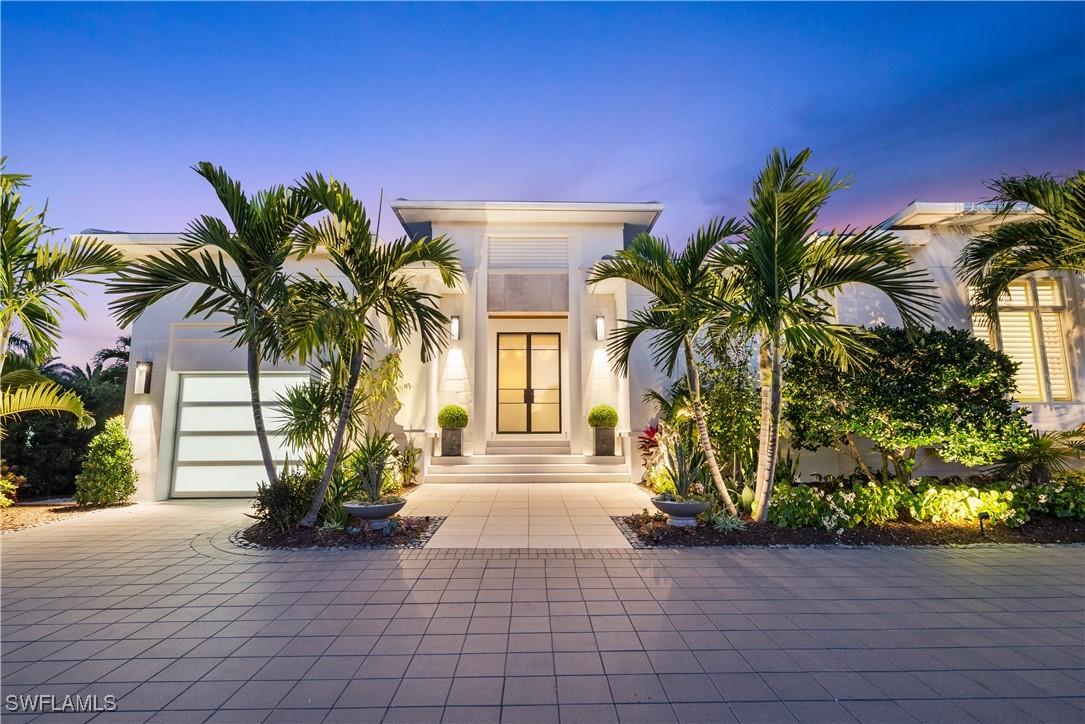 4220 Crayton Rd., Naples, FL 34103