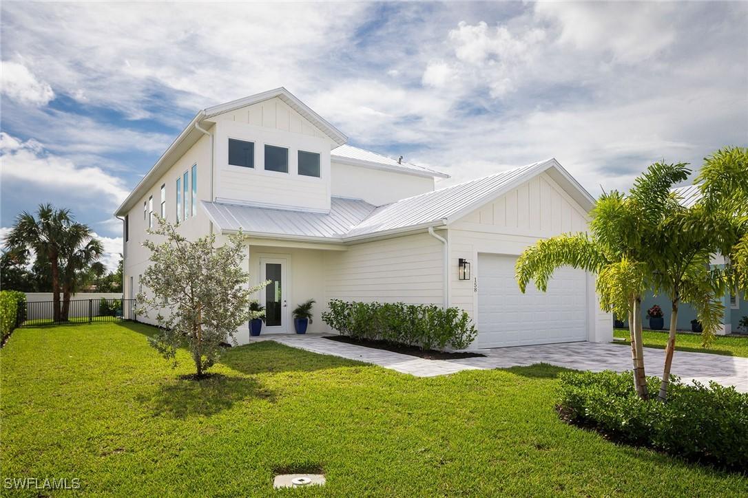 158 Cambria Ln., Naples, FL 34112
