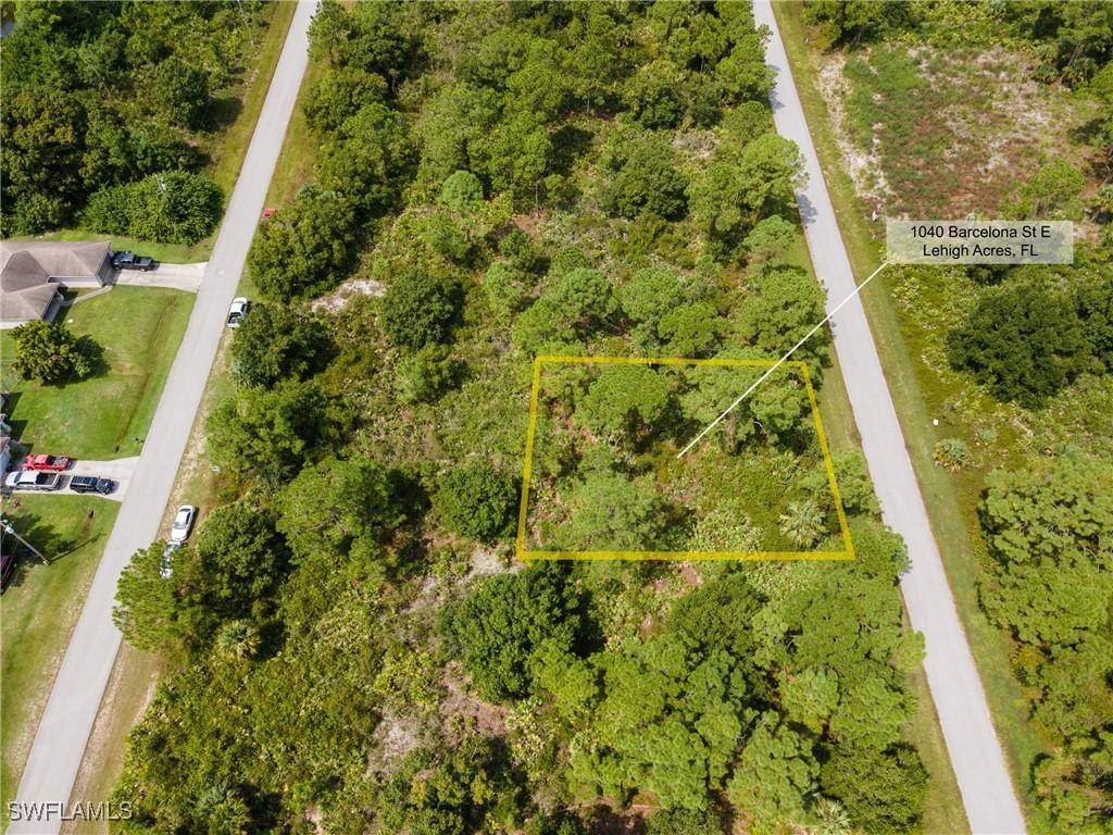 1040 Barcelona St., Lehigh Acres, FL 33974