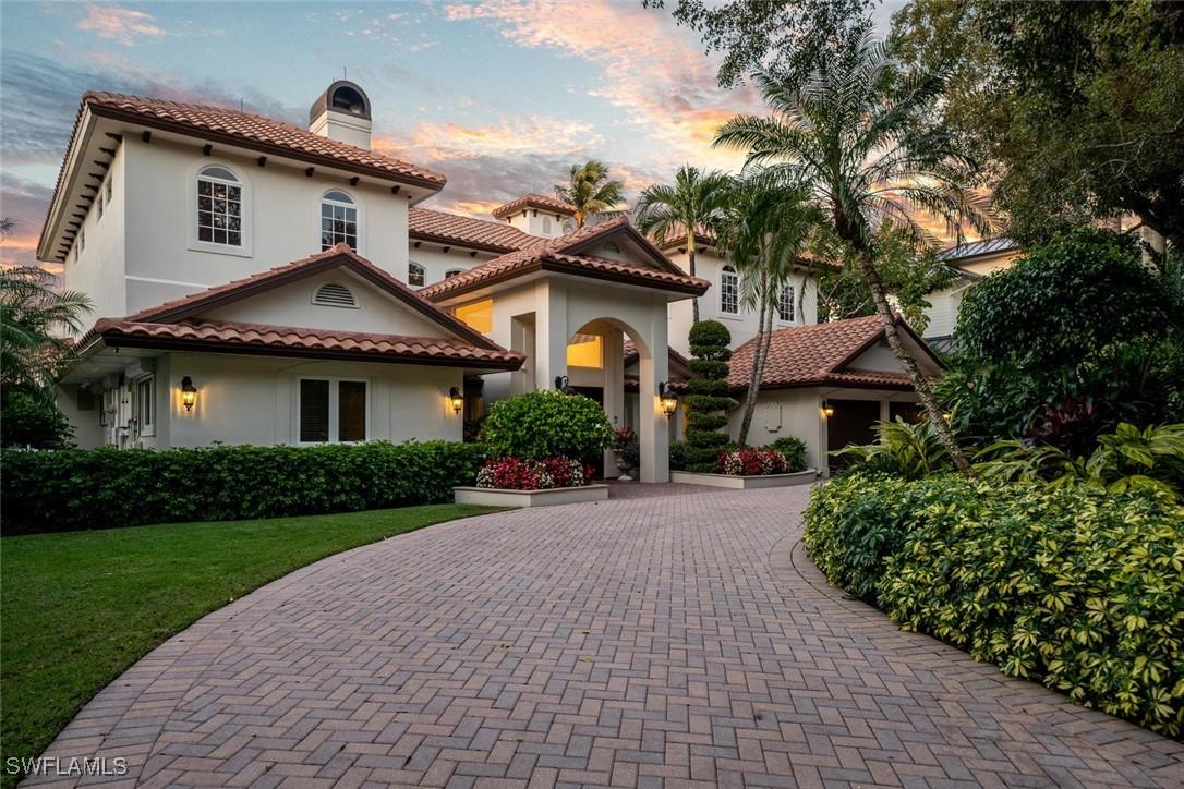 453 18th Ave., Naples, FL 34102
