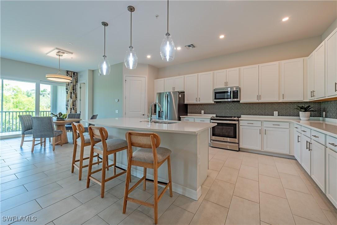 172 Indies Dr. ##201, Naples, FL 34114
