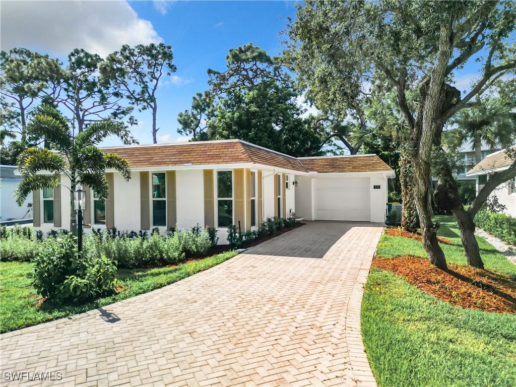 375 Carnaby Ct. #54, Naples, FL 34112