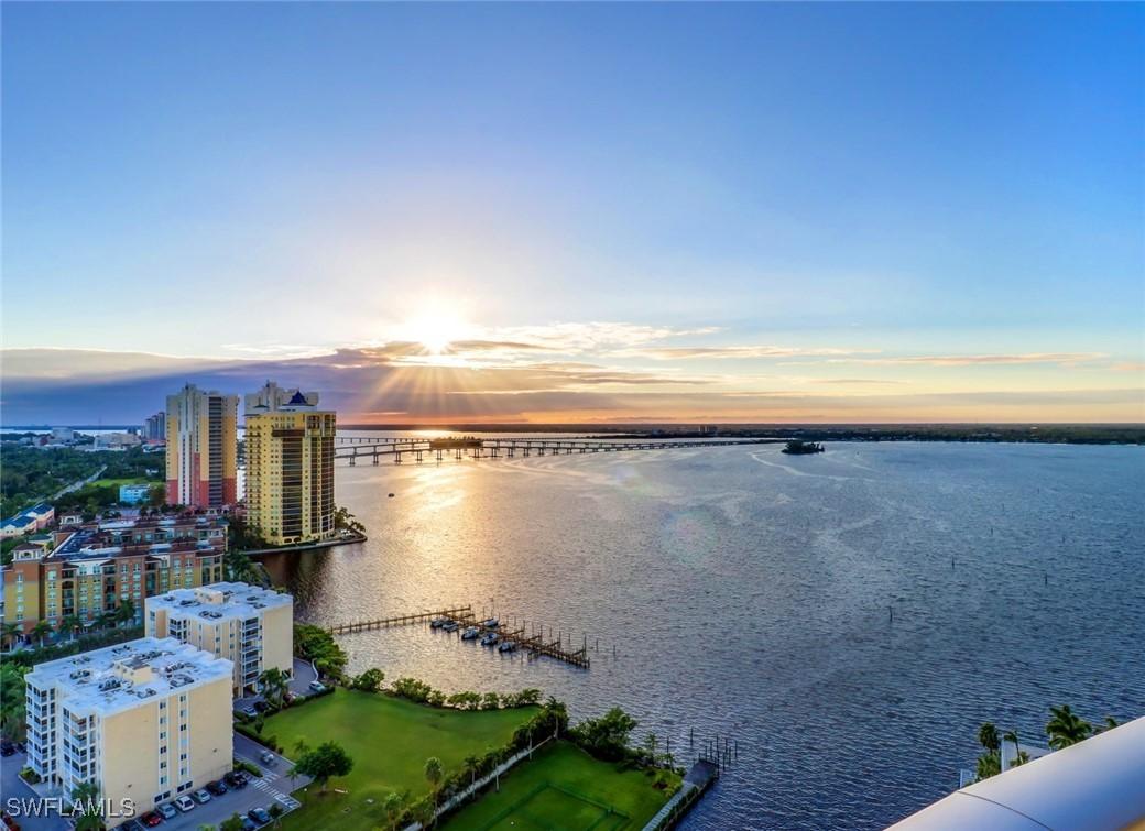 3000 Oasis Grand Blvd. #UPH7, Fort Myers, FL 33916