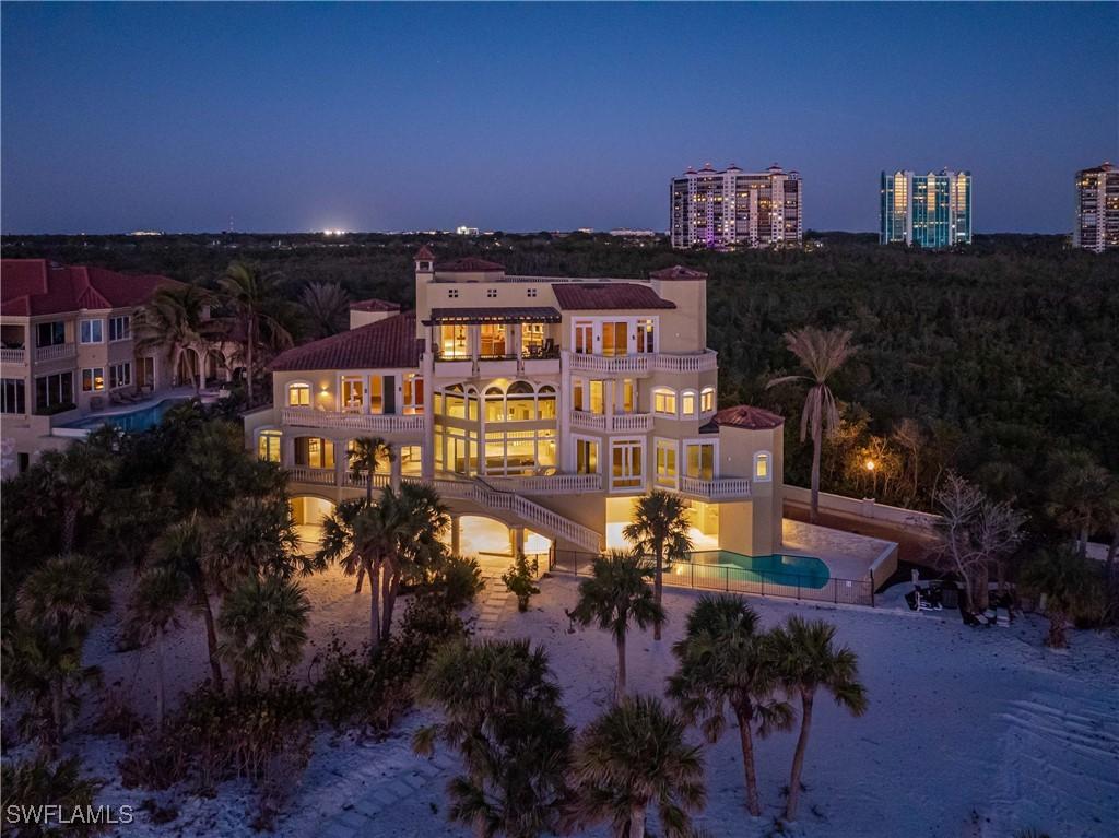 7425 Bay Colony Dr., Naples, FL 34108