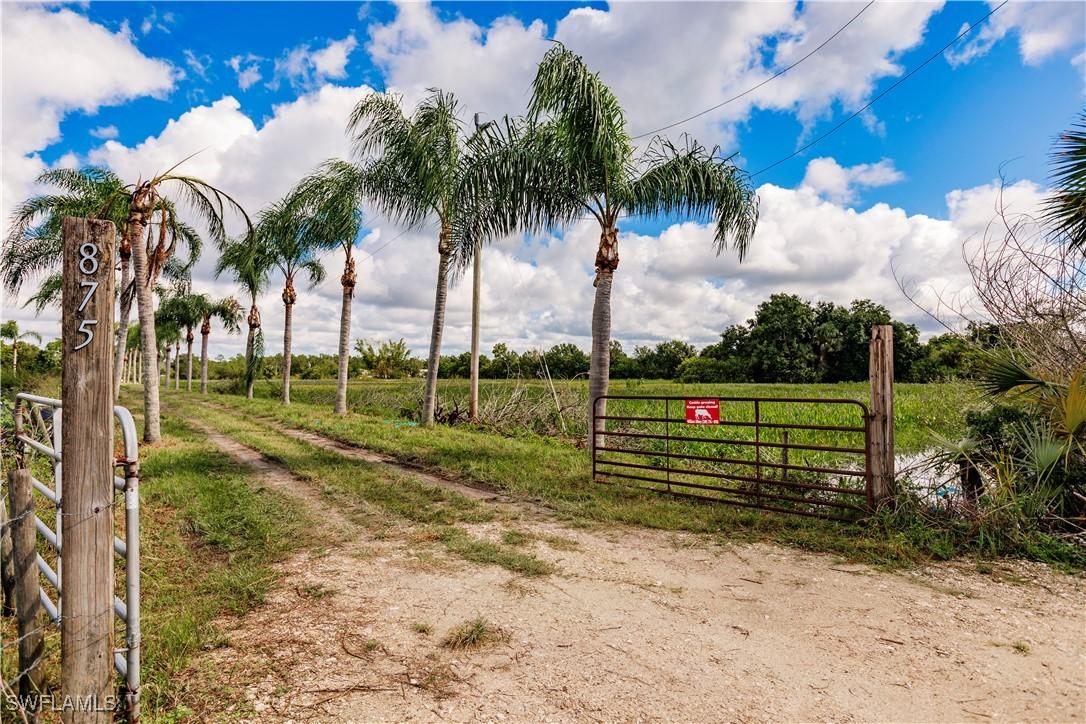 875 Limpkin Rd., Naples, FL 34120