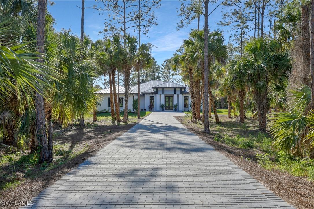 933 11th St., Naples, FL 34117