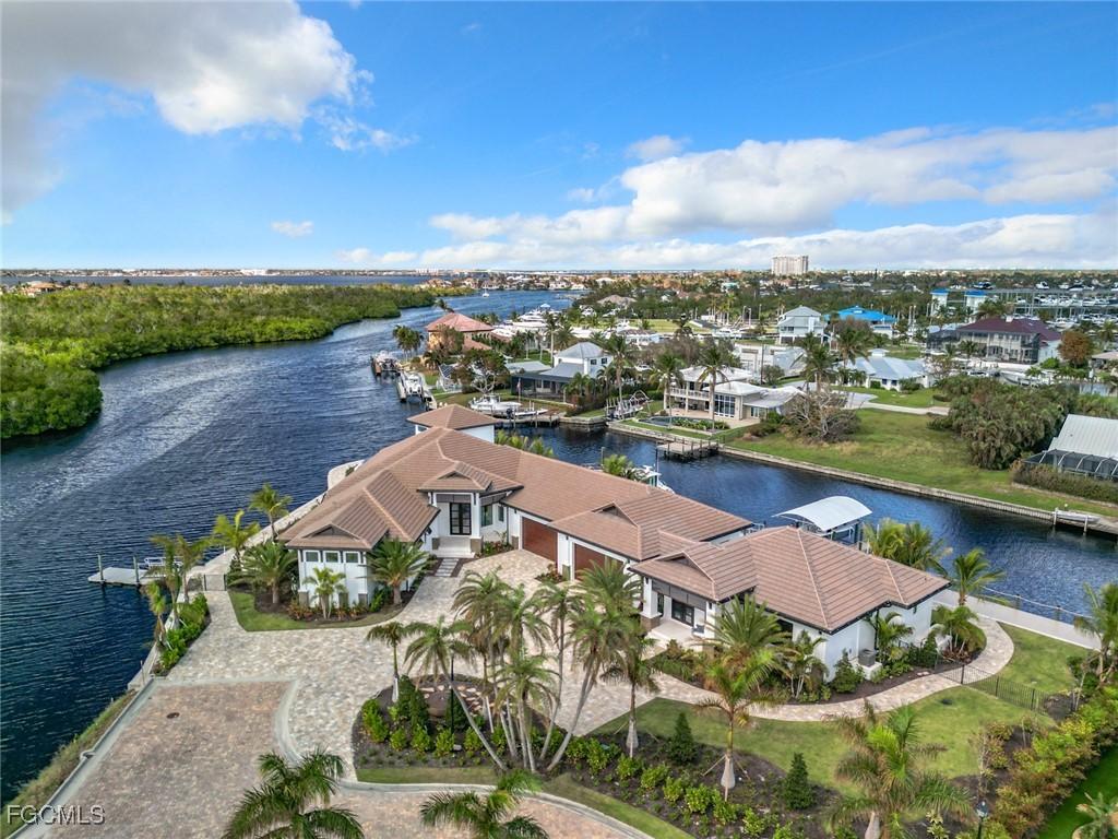 14201 Bay Dr., Fort Myers, FL 33919