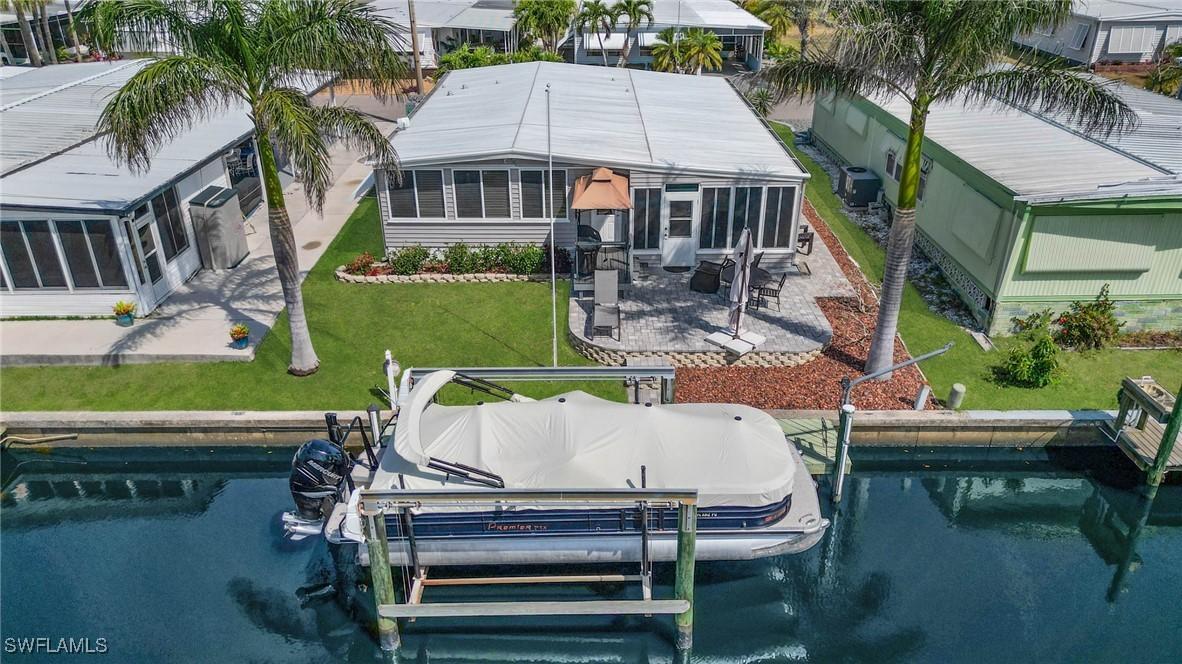 5553 Sir Walter Way, North Fort Myers, FL 33917