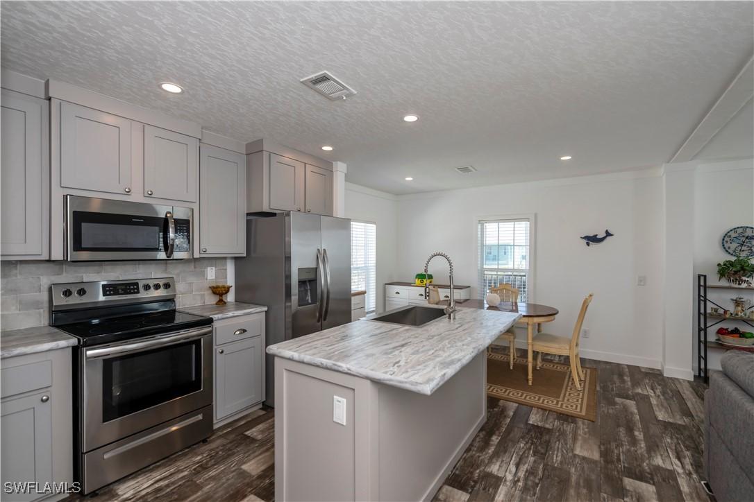2738 Heron Ct., St James City, FL 33956