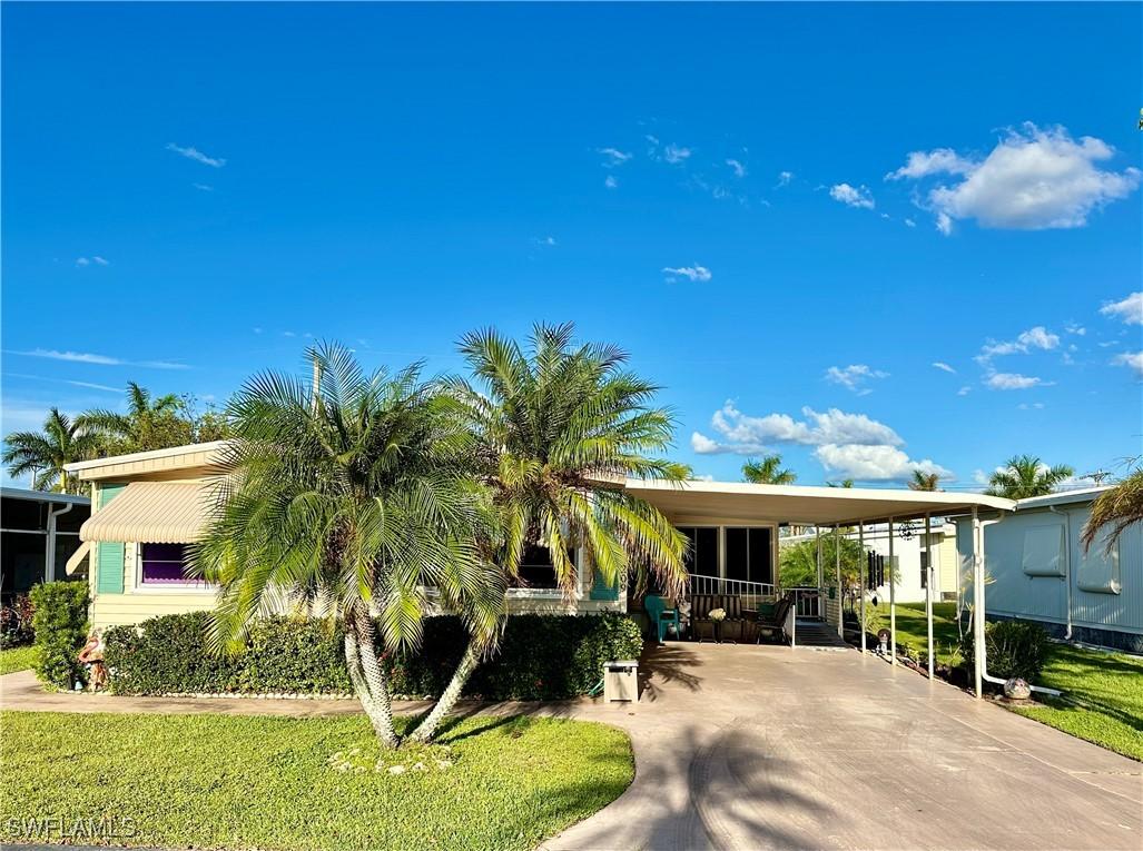 209 Harvest Ln., North Fort Myers, FL 33917