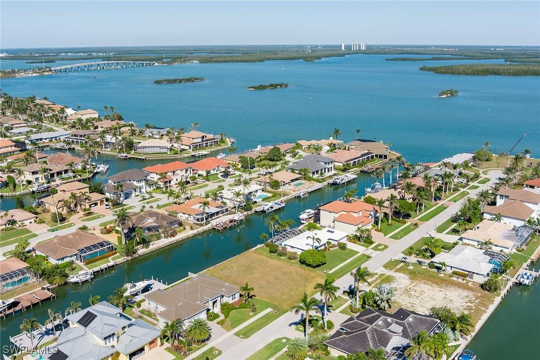 1748 Wavecrest Ct., Marco Island, FL 34145