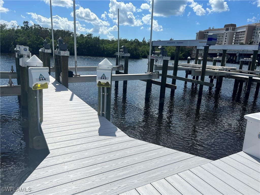 243D Wiggins Bay Dr., Naples, FL 34110