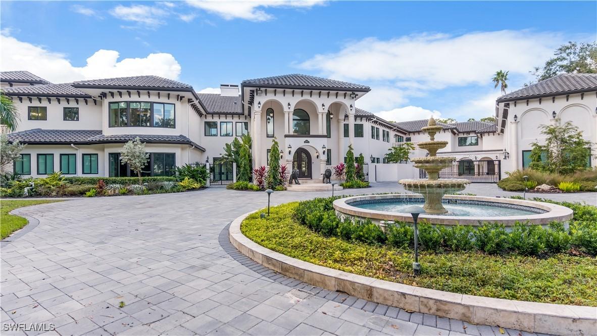 13323 Rosewood Ln., Naples, FL 34119