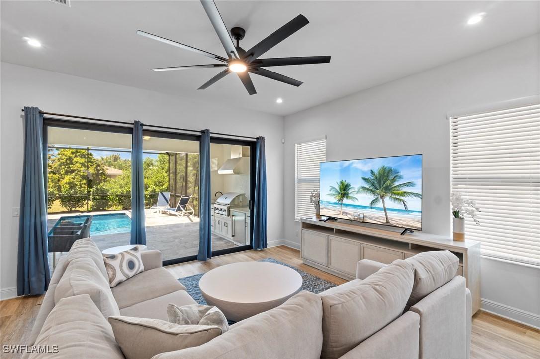 551 97th Ave., Naples, FL 34108
