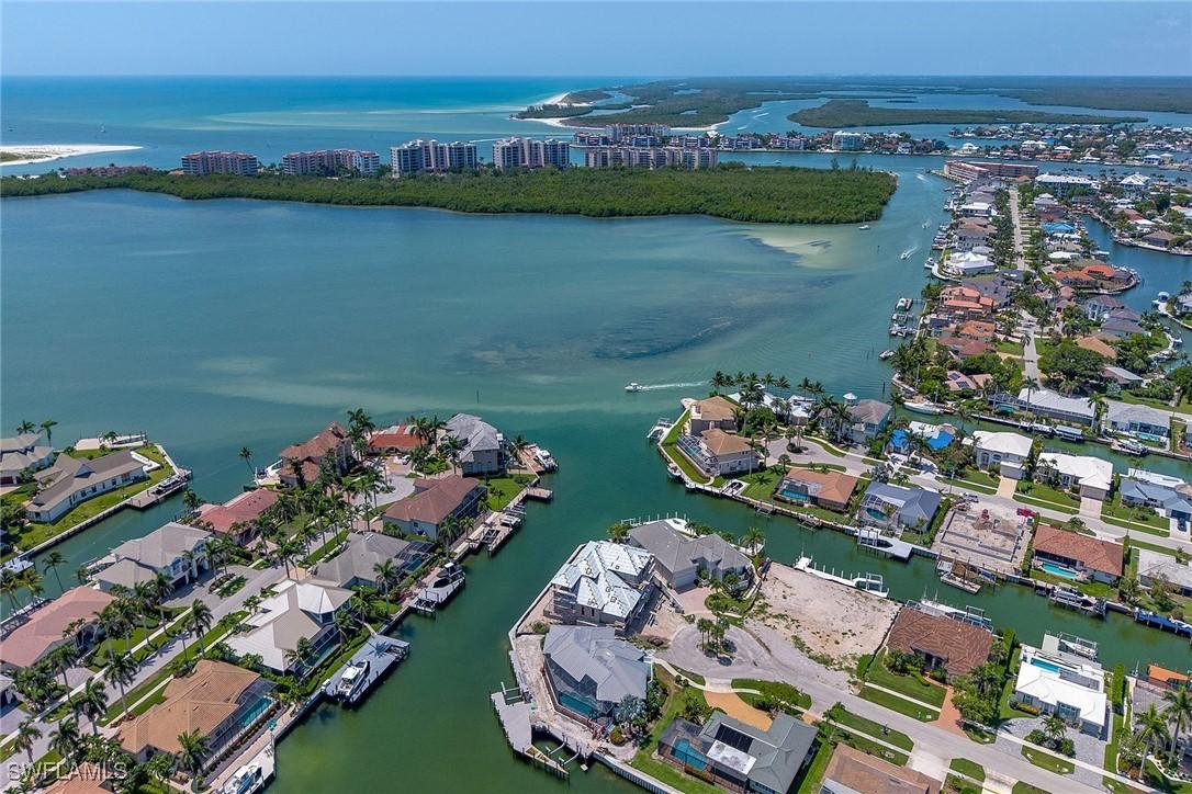 810 Elm Ct., Marco Island, FL 34145