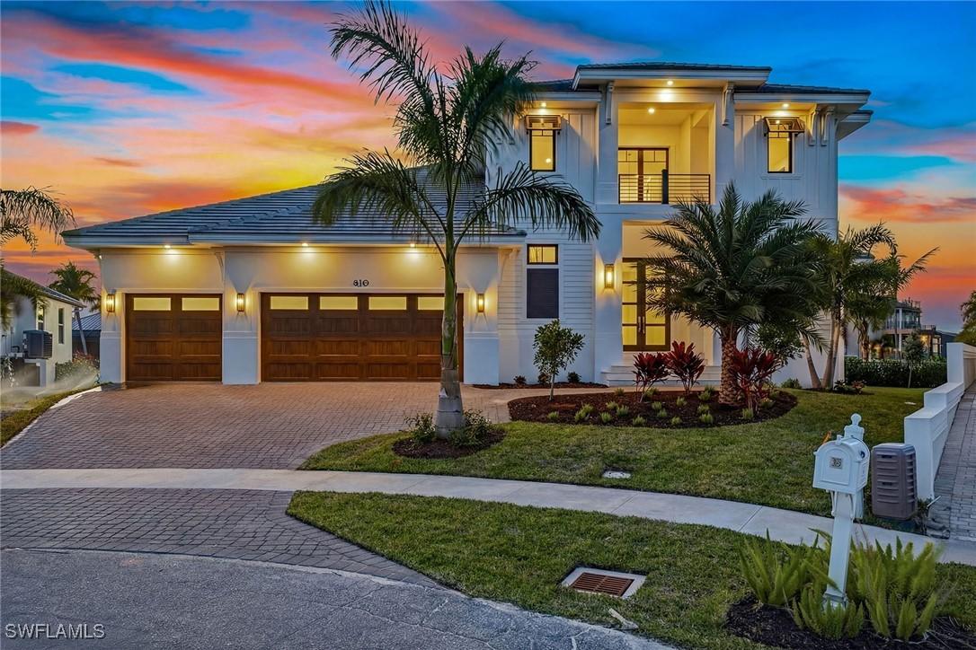 810 Elm Ct., Marco Island, FL 34145