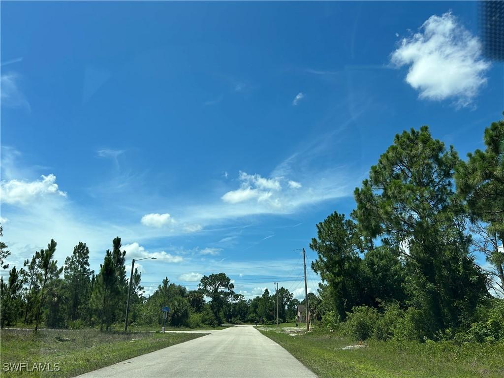 528 Brue Ave., Lehigh Acres, FL 33974