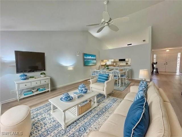 812 102nd Ave., Naples, FL 34108