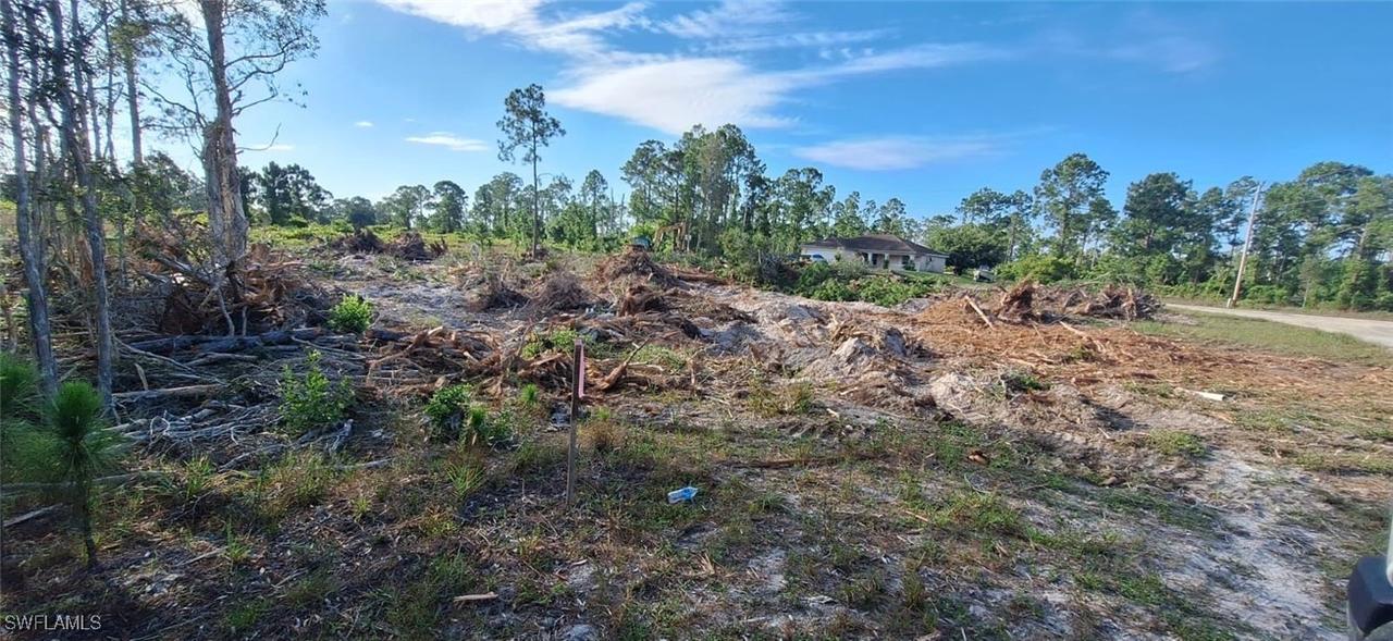 Cora Cir., Lehigh Acres, FL 33974