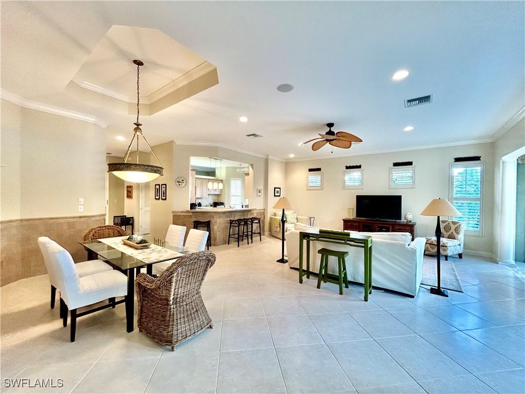 505 Via Veneto #8-201, Naples, FL 34108