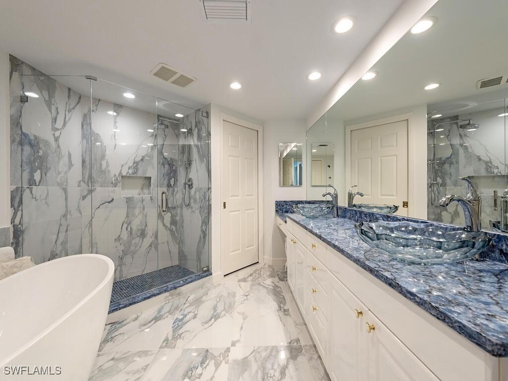 7117 Pelican Bay Blvd. #1106, Naples, FL 34108