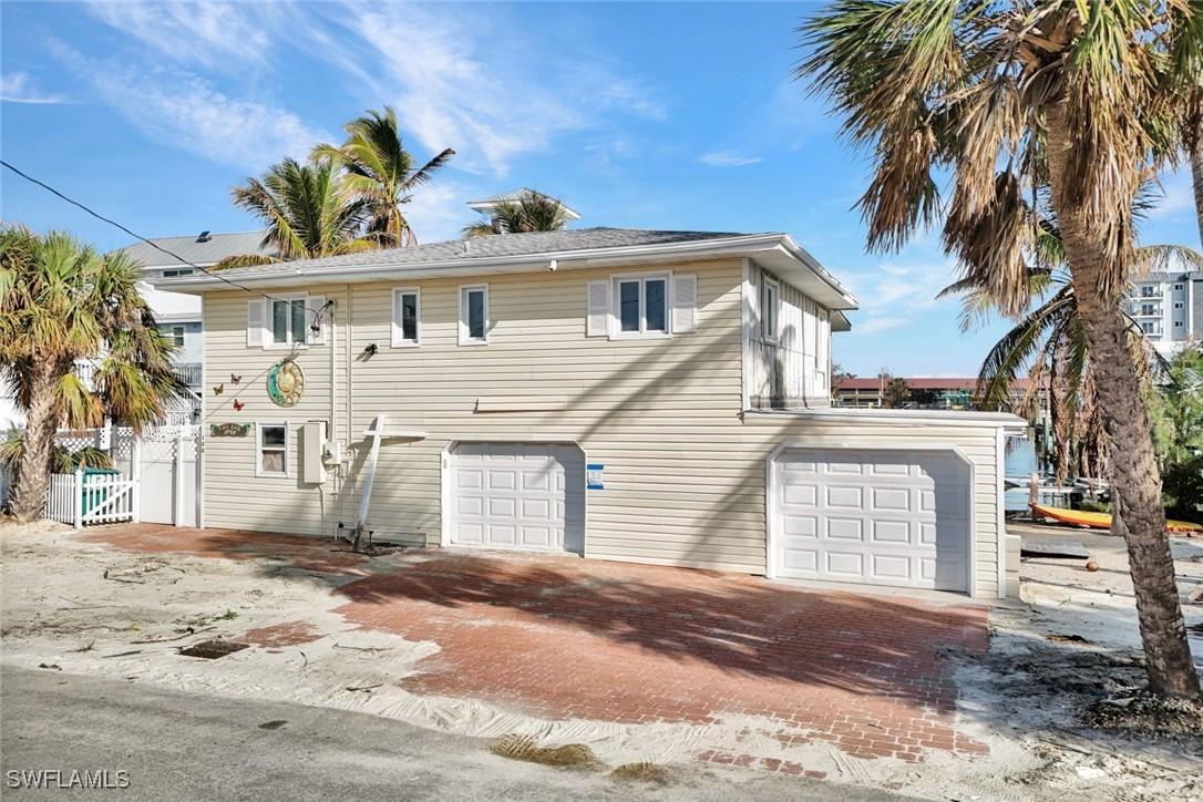 130 Palermo Cir., Fort Myers Beach, FL 33931