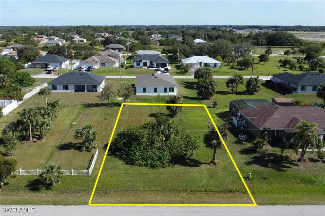 457 Petite Ave., Lehigh Acres, FL 33974