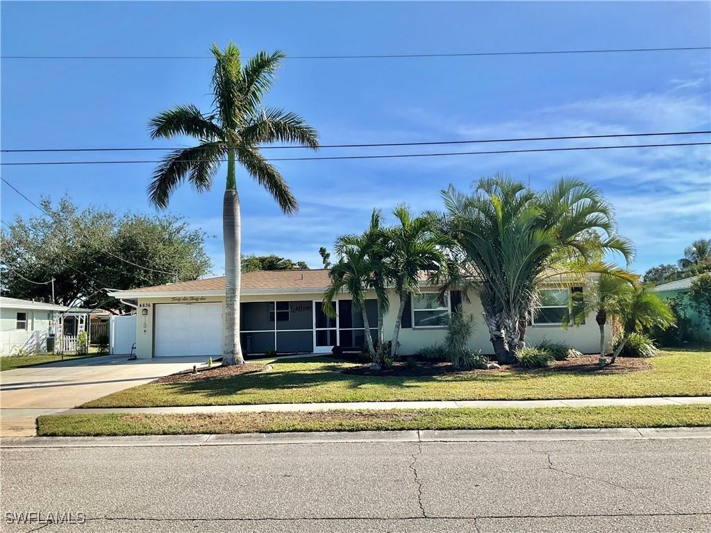 4636 Forest Glen Dr., North Fort Myers, FL 33903