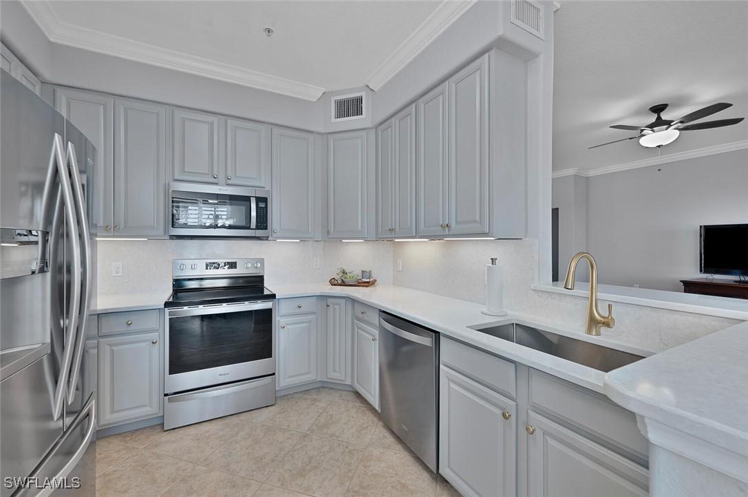 10610 Smokehouse Bay Dr. #102, Naples, FL 34120
