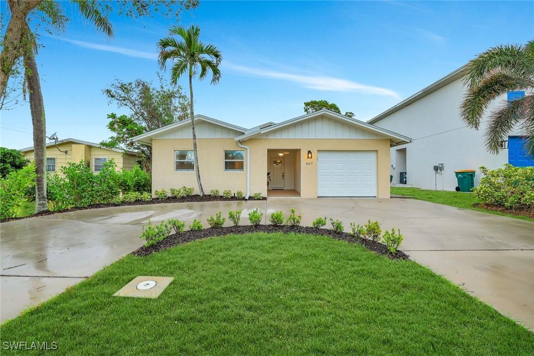 807 108th Ave., Naples, FL 34108
