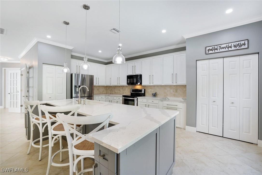 1350 Triandra Ln., Naples, FL 34119