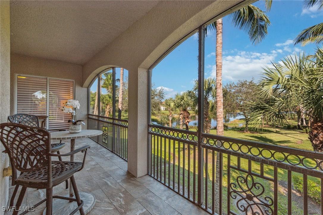 3189 Aviamar Cir. #202, Naples, FL 34114