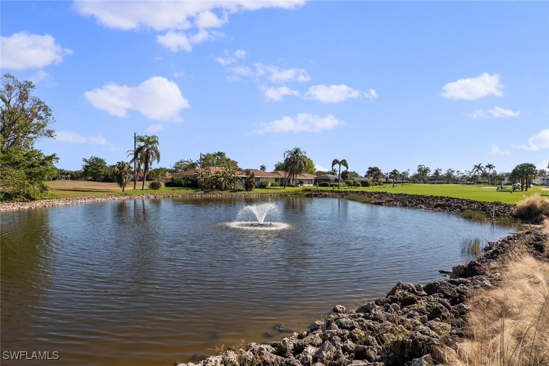 105 Penny Ln. #6, Naples, FL 34112
