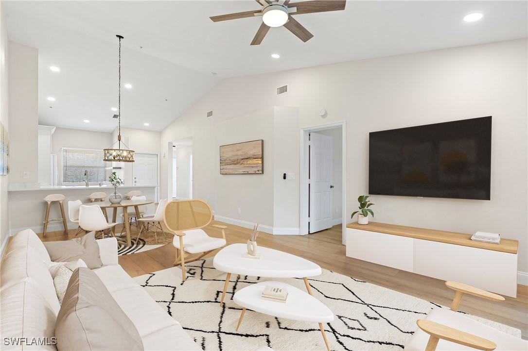 6625 Huntington Lakes Cir. #201, Naples, FL 34119