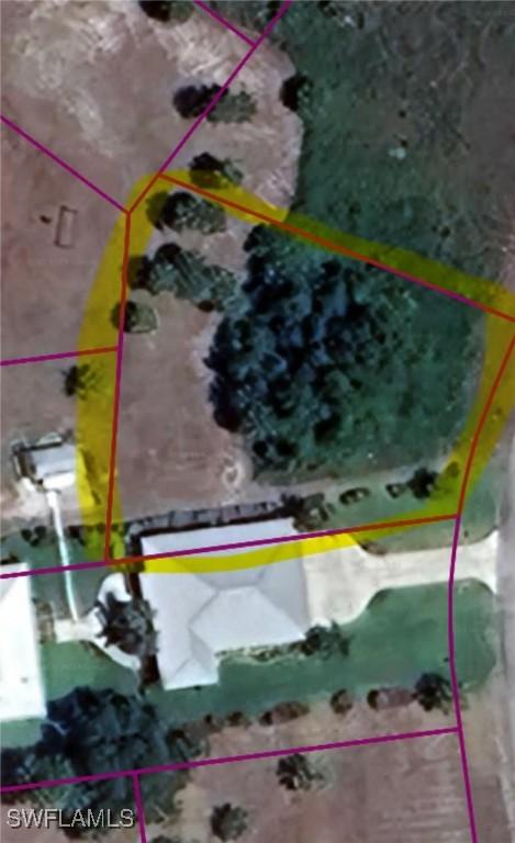 Rogue Ave., Labelle, FL 33935