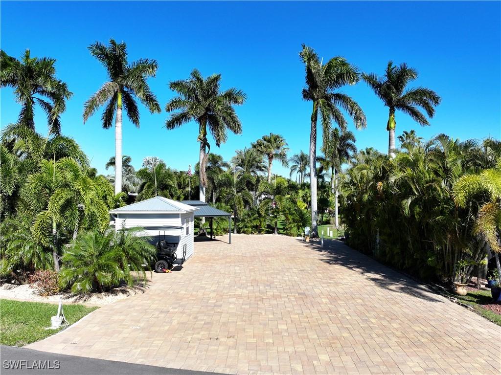 5861 Maplewood Ct., Fort Myers, FL 33905