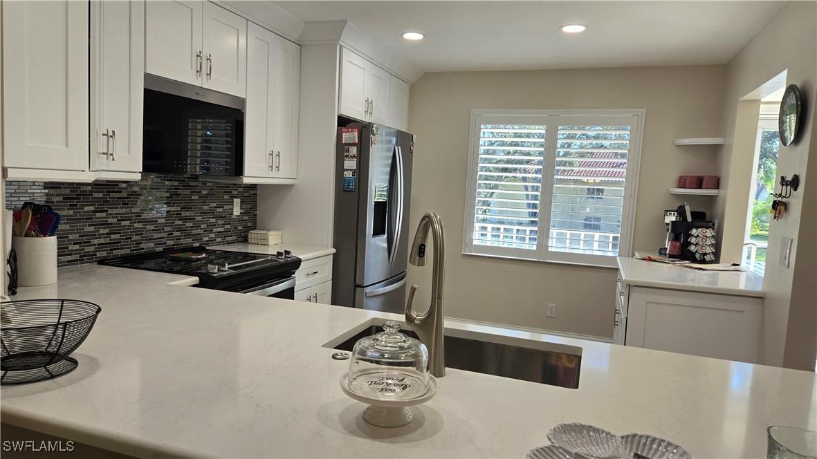 3695 Amberly Cir. #E207, Naples, FL 34112