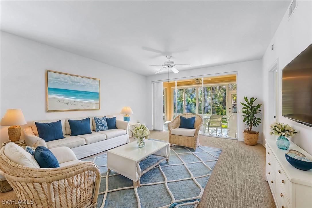 675 Wiggins Lake Dr. #101, Naples, FL 34110