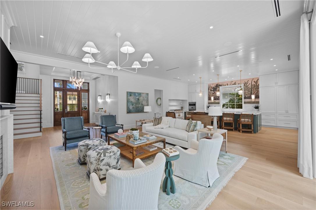 3295 Gordon Dr., Naples, FL 34102
