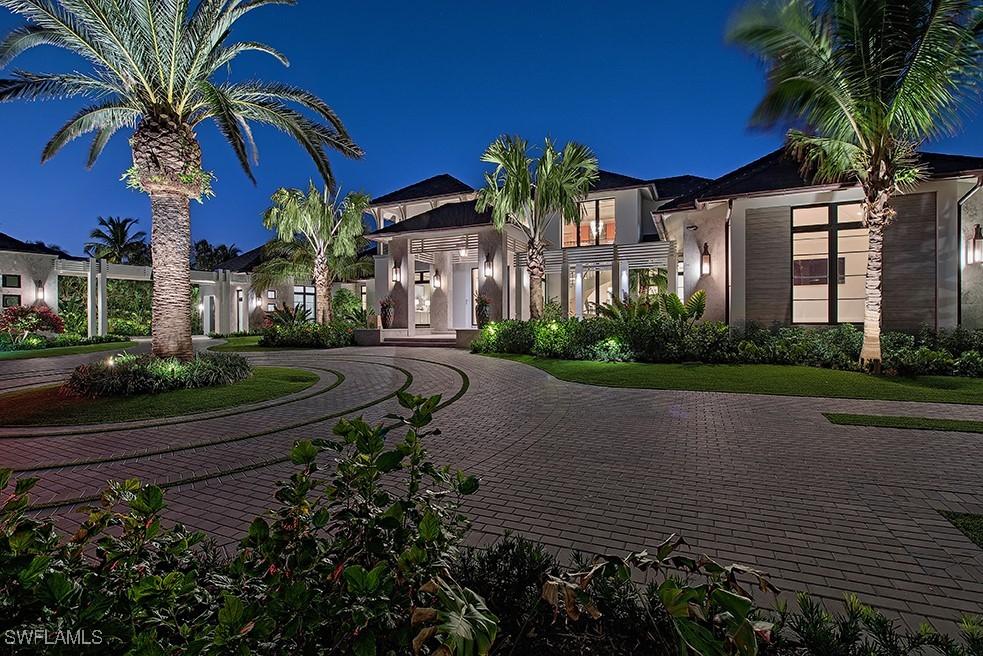 3035 Fort Charles Dr., Naples, FL 34102
